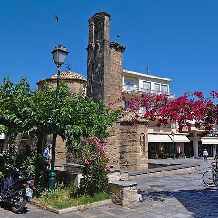 Citysea Fusion, Elegant Gem Minutes From The Beach Kalamata Dış mekan fotoğraf